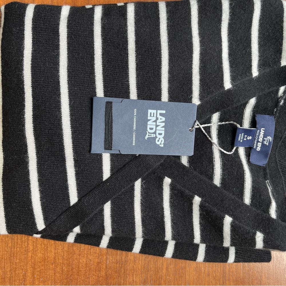 NWT CASHMERE Lands' End women Black and White V-Neck Sweater - Picture 6 of 8